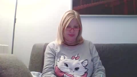 Snapshot of lovestar544963 chatting on January 2025 11:31:01 PM Marlyn online show from January 2025 11:31:01 PM