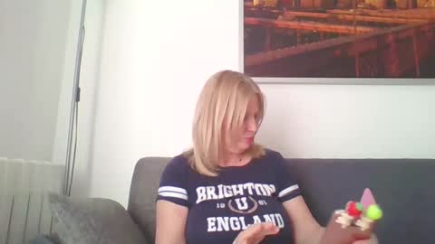 Snapshot of lovestar544963 chatting on February 2025 02:43:01 PM Marlyn online show from February 2025 02:43:01 PM