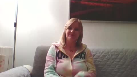 Snapshot of lovestar544963 chatting on November 2025 11:28:01 PM Marlyn online show from November 2025 11:28:01 PM