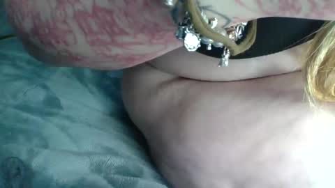 Snapshot of lovetubes101 chatting on November 2025 01:04:01 AM lovetubes101 online show from November 2025 01:04:01 AM