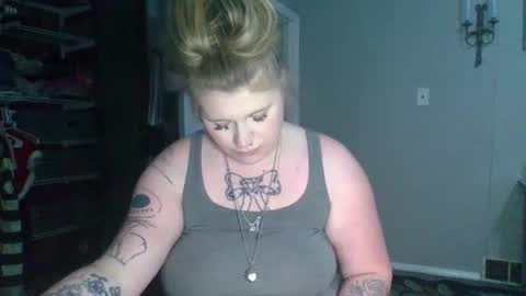 Snapshot of lovetubes101 chatting on March 2026 02:49:01 AM lovetubes101 online show from March 2026 02:49:01 AM