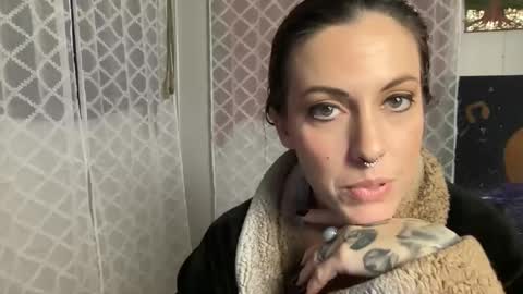 Snapshot of loxlust chatting on December 2024 08:37:02 AM Lox online show from December 2024 08:37:02 AM