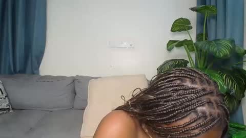 loyalcutie online show from December 2025 04:30:02 AM