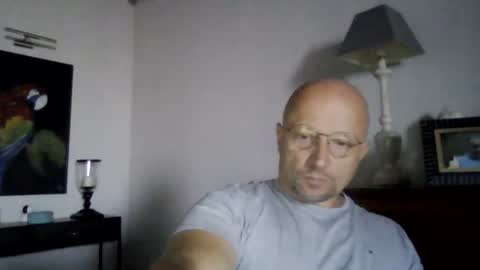 Snapshot of lrda49 chatting on July 2026 06:54:01 AM Espigle online show from July 2026 06:54:01 AM
