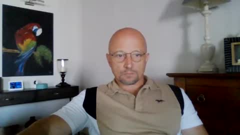Snapshot of lrda49 chatting on July 2026 09:03:02 AM Espigle online show from July 2026 09:03:02 AM