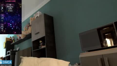 luara_ online show from April 2026 11:36:01 AM