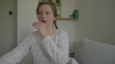 lubimka_lu online show from April 2026 01:20:01 PM