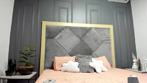 luca_morettii online show from November 2025 12:07:01 PM