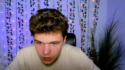 Snapshot of lucas_long_ chatting on September 2025 06:42:01 PM lucas_long_ online show from September 2025 06:42:01 PM