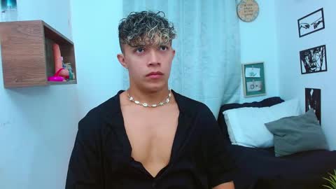 Lucas Luxx online show from November 2025 12:58:02 PM