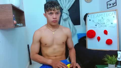 Lucas Luxx online show from December 2025 12:20:01 PM