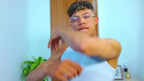 Lucas Luxx online show from February 2026 06:17:02 PM