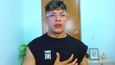 Lucas Luxx online show from February 2026 04:49:02 PM