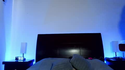 Luccy online show from April 2026 02:33:02 PM