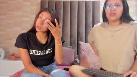 Snapshot of luci_and_sofi chatting on February 2025 04:03:02 PM Luciana Ramirez Sofia Collins online show from February 2025 04:03:02 PM