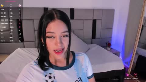 Luciana  Rest time I will return on December 2. online show from December 2025 04:17:01 AM