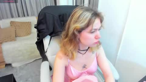 Snapshot of lucia_copper chatting on December 2025 11:58:02 AM lucia_copper online show from December 2025 11:58:02 AM