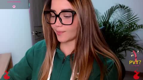 lucia star  online show from March 2026 01:07:02 AM