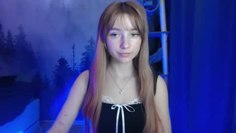 Snapshot of luciacam20 chatting on January 2025 04:30:02 PM Lucy online show from January 2025 04:30:02 PM