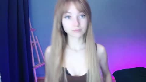 Snapshot of luciacam20 chatting on February 2025 06:18:02 AM Lucy online show from February 2025 06:18:02 AM