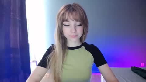 Snapshot of luciacam20 chatting on February 2025 07:39:02 AM Lucy online show from February 2025 07:39:02 AM