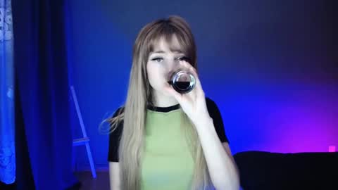 Snapshot of luciacam20 chatting on February 2025 07:27:01 PM Lucy online show from February 2025 07:27:01 PM