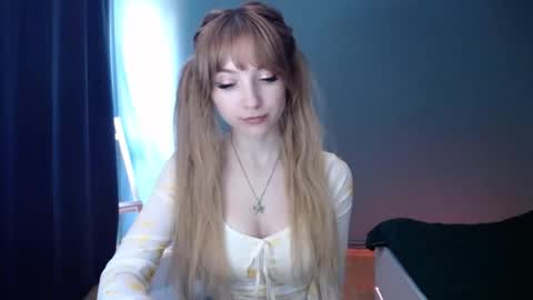 Snapshot of luciacam20 chatting on February 2025 01:55:02 PM Lucy online show from February 2025 01:55:02 PM