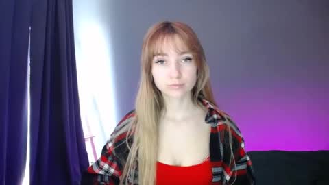 Snapshot of luciacam20 chatting on March 2025 10:28:02 AM Lucy online show from March 2025 10:28:02 AM