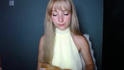 Snapshot of luciacam20 chatting on September 2025 02:39:02 PM Lucy online show from September 2025 02:39:02 PM