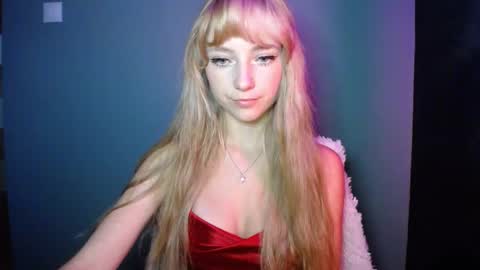 Snapshot of luciacam20 chatting on September 2025 06:06:02 AM Lucy online show from September 2025 06:06:02 AM