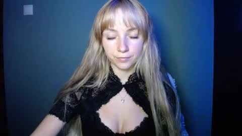 Snapshot of luciacam20 chatting on September 2025 08:02:01 PM Lucy online show from September 2025 08:02:01 PM