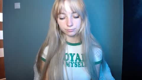 Snapshot of luciacam20 chatting on September 2025 08:52:01 AM Lucy online show from September 2025 08:52:01 AM