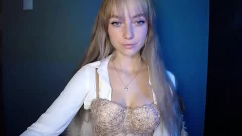 Snapshot of luciacam20 chatting on October 2025 02:51:02 PM Lucy online show from October 2025 02:51:02 PM