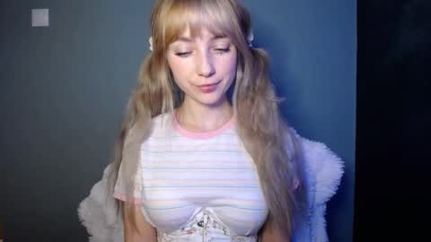 Snapshot of luciacam20 chatting on November 2025 07:30:02 AM Lucy online show from November 2025 07:30:02 AM