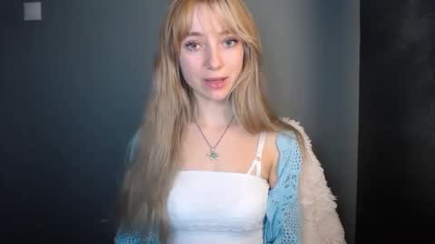 Snapshot of luciacam20 chatting on November 2025 07:35:02 PM Lucy online show from November 2025 07:35:02 PM