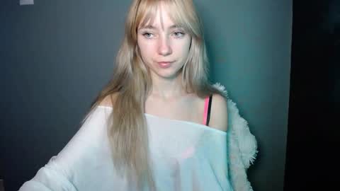 Snapshot of luciacam20 chatting on November 2025 08:02:02 AM Lucy online show from November 2025 08:02:02 AM