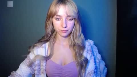 Snapshot of luciacam20 chatting on November 2025 07:47:02 PM Lucy online show from November 2025 07:47:02 PM