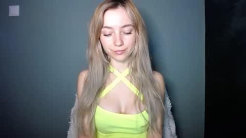 Snapshot of luciacam20 chatting on December 2025 01:26:01 PM Lucy online show from December 2025 01:26:01 PM