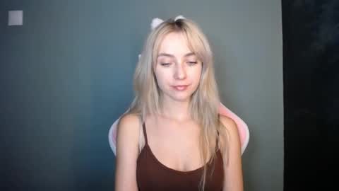 Snapshot of luciacam20 chatting on June 2026 06:43:01 PM Lucy online show from June 2026 06:43:01 PM