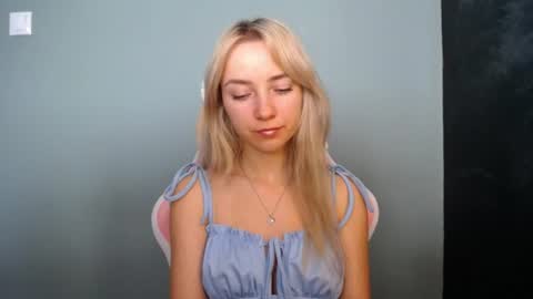 Snapshot of luciacam20 chatting on June 2026 06:34:01 AM Lucy online show from June 2026 06:34:01 AM