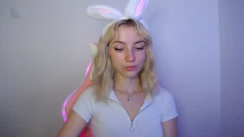 Snapshot of luciacam20 chatting on July 2026 07:23:02 AM Lucy online show from July 2026 07:23:02 AM