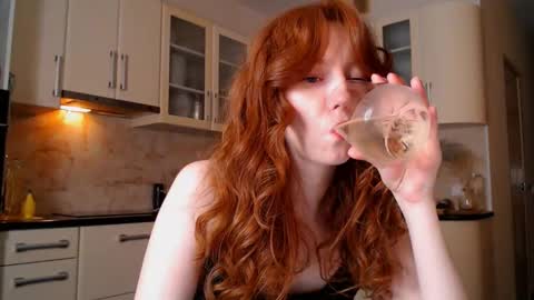 Snapshot of luciacoy chatting on December 2024 04:31:01 PM Lucia online show from December 2024 04:31:01 PM