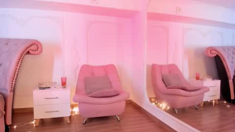 Snapshot of luciana_roa chatting on October 2025 09:15:02 PM Luciana online show from October 2025 09:15:02 PM