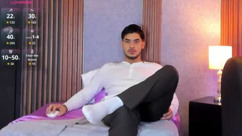 Snapshot of luciano_vitale_ chatting on July 2026 12:22:02 PM Luciano online show from July 2026 12:22:02 PM