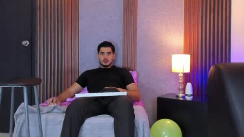 Snapshot of luciano_vitale_ chatting on July 2026 12:24:02 PM Luciano online show from July 2026 12:24:02 PM