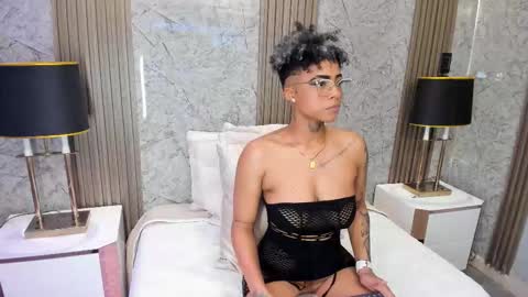  lucia wallace  online show from February 2026 11:55:02 PM