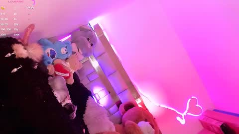 Snapshot of lucidollts_ chatting on February 2025 01:02:01 PM Luci online show from February 2025 01:02:01 PM