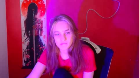 Lucie online show from November 2025 06:29:02 PM