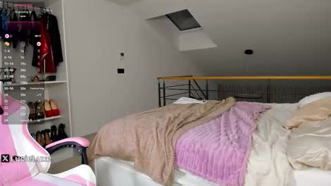 Snapshot of lucieluxe chatting on November 2025 06:53:02 PM LucieLuxe online show from November 2025 06:53:02 PM