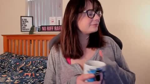 Snapshot of luciewintersuk chatting on January 2025 02:00:02 PM Lucie Winters online show from January 2025 02:00:02 PM